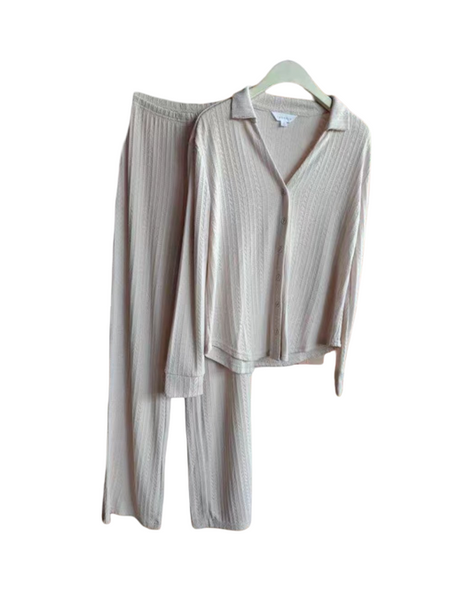 Silk-Feel Long Sleeve Pajama Set – Cozy V-Neck Loungewear Top & Pants