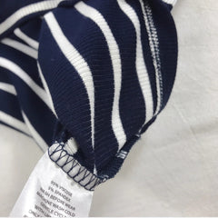 Bleu avec haut blanc