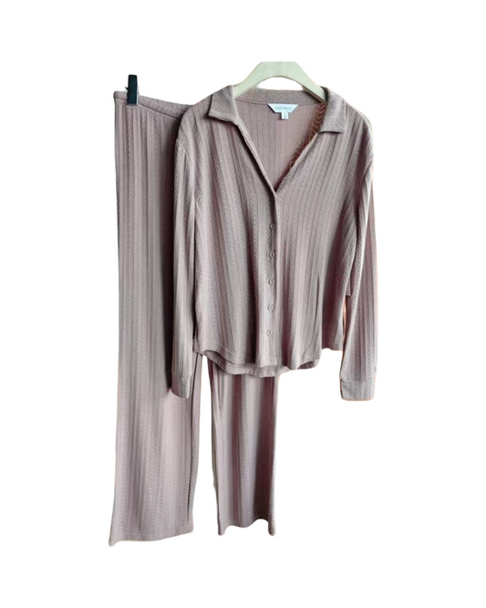 Silk-Feel Long Sleeve Pajama Set – Cozy V-Neck Loungewear Top & Pants