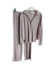 Silk-Feel Long Sleeve Pajama Set – Cozy V-Neck Loungewear Top & Pants